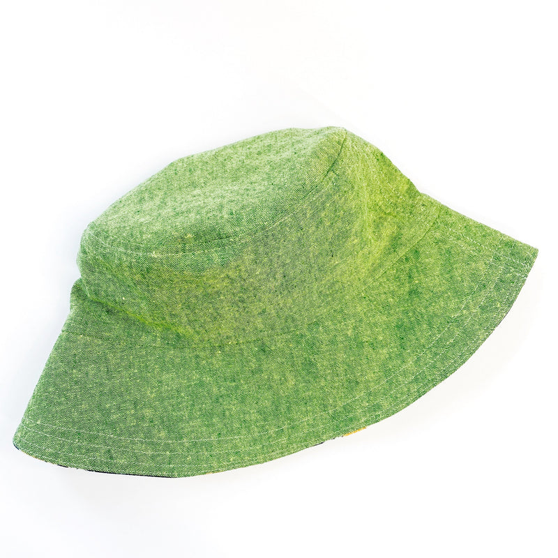 Green reversible bucket hat